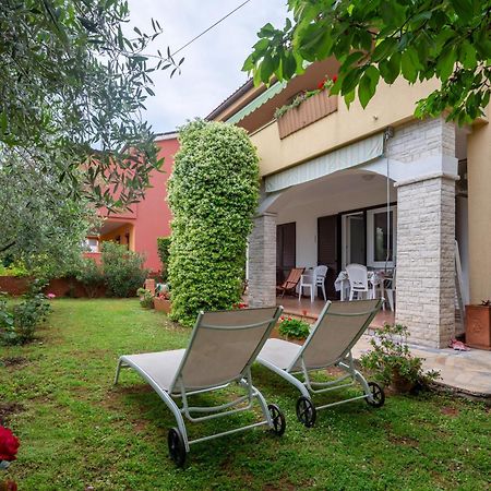 Apartments Mirella Novigrad  Luaran gambar
