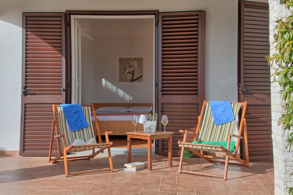 Apartments Mirella Novigrad  Luaran gambar