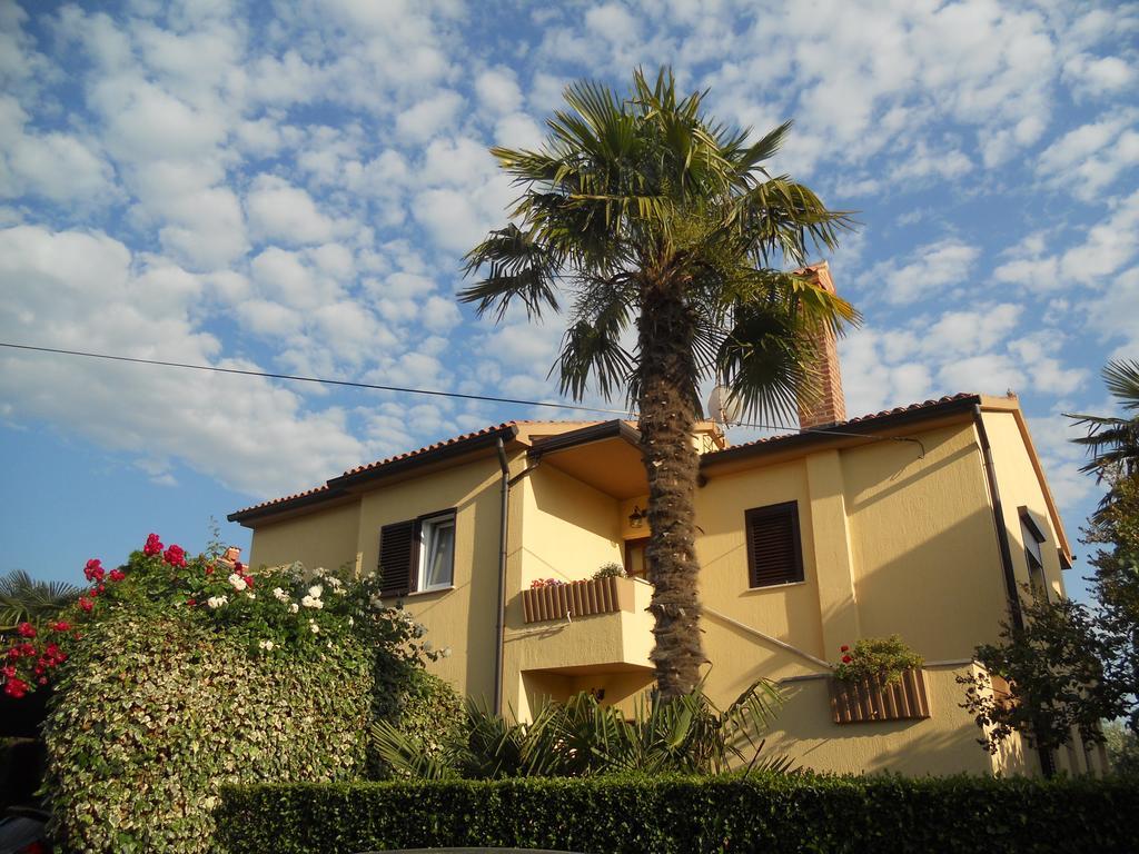Apartments Mirella Novigrad  Luaran gambar